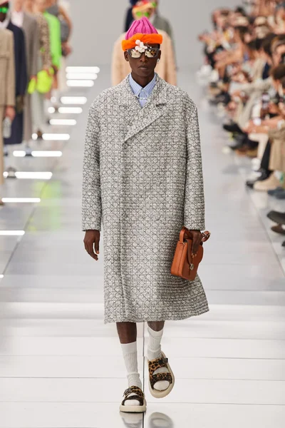 Look 7